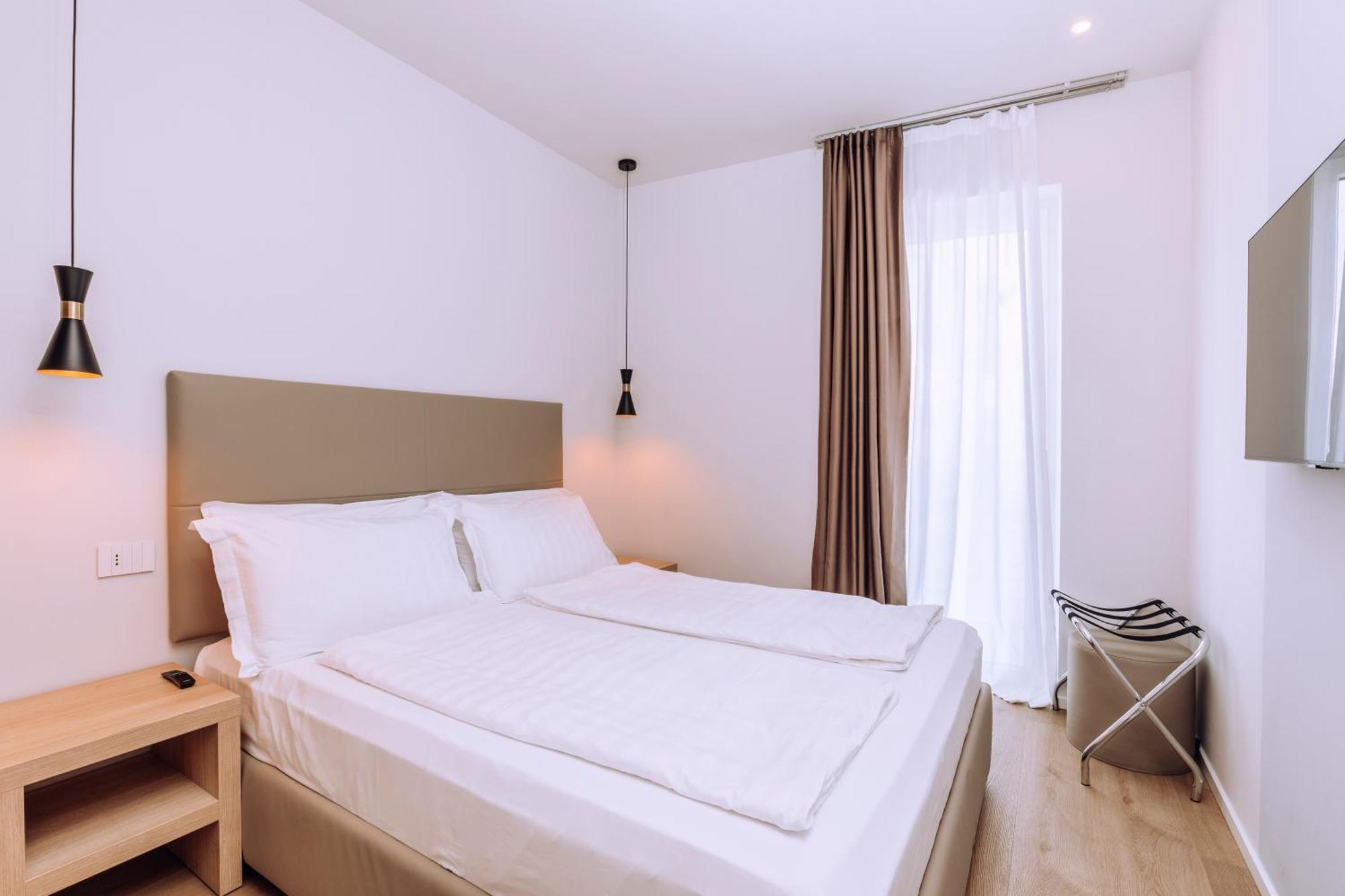 Ah Porticcioli Boutique Apartments San Felice del Benaco Exterior photo