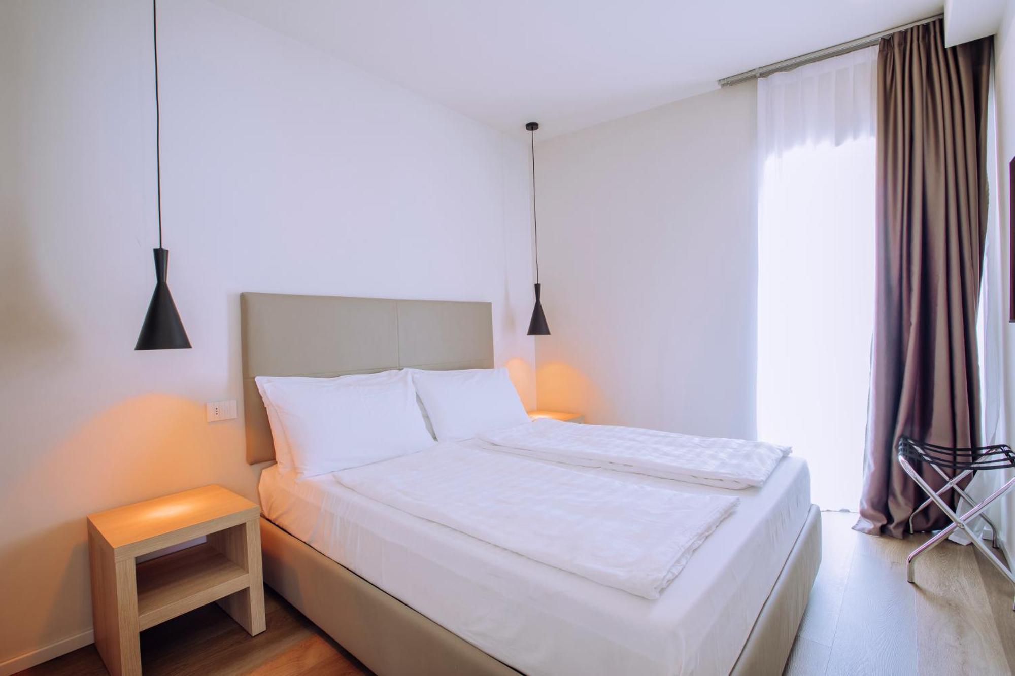 Ah Porticcioli Boutique Apartments San Felice del Benaco Exterior photo