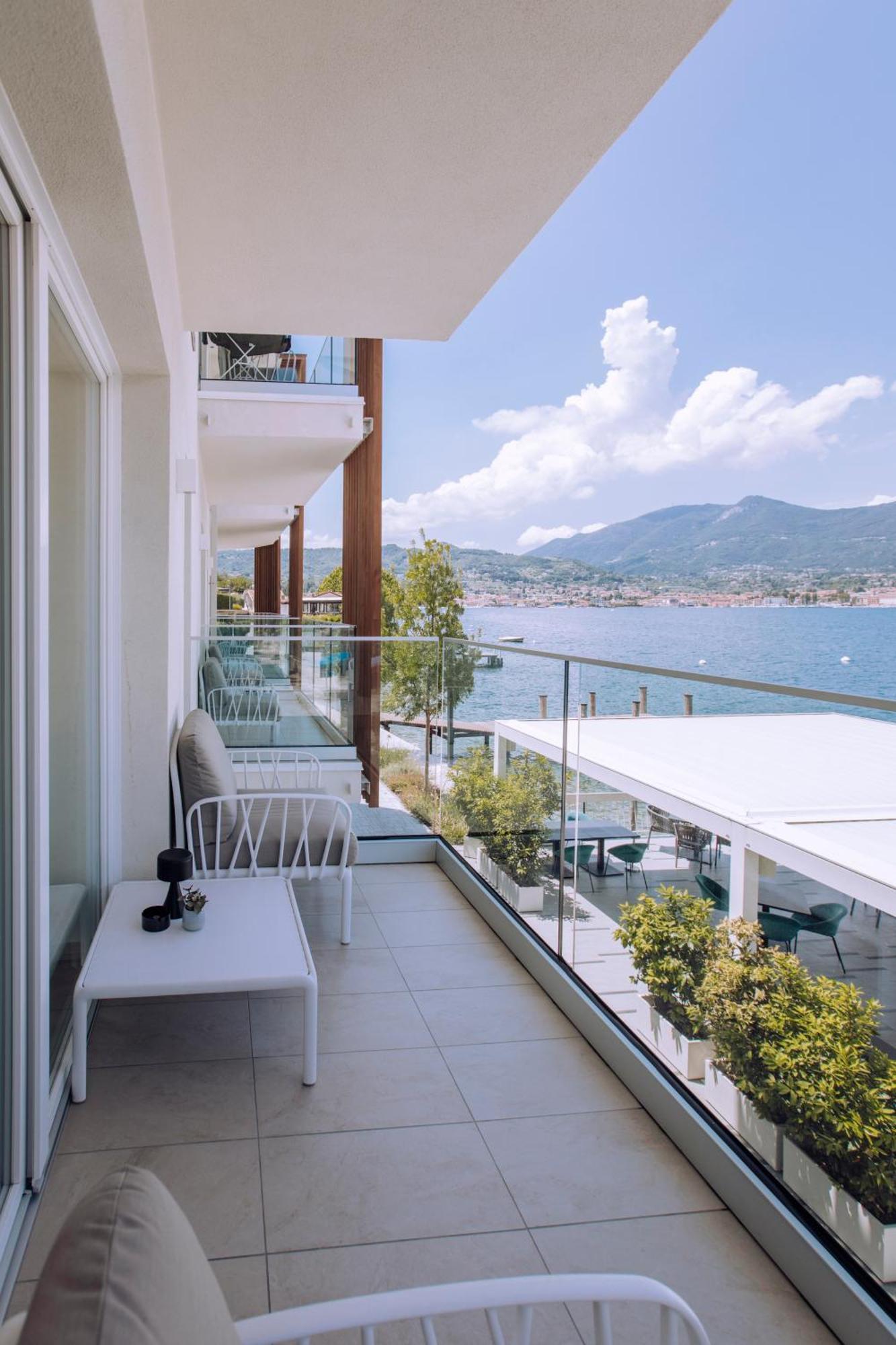 Ah Porticcioli Boutique Apartments San Felice del Benaco Exterior photo