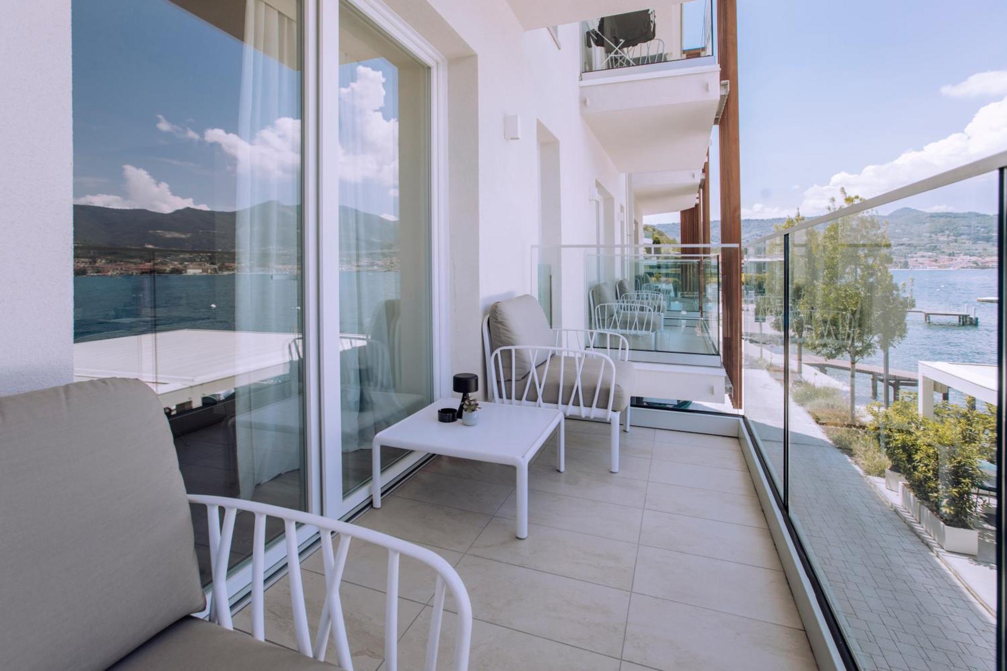 Ah Porticcioli Boutique Apartments San Felice del Benaco Exterior photo