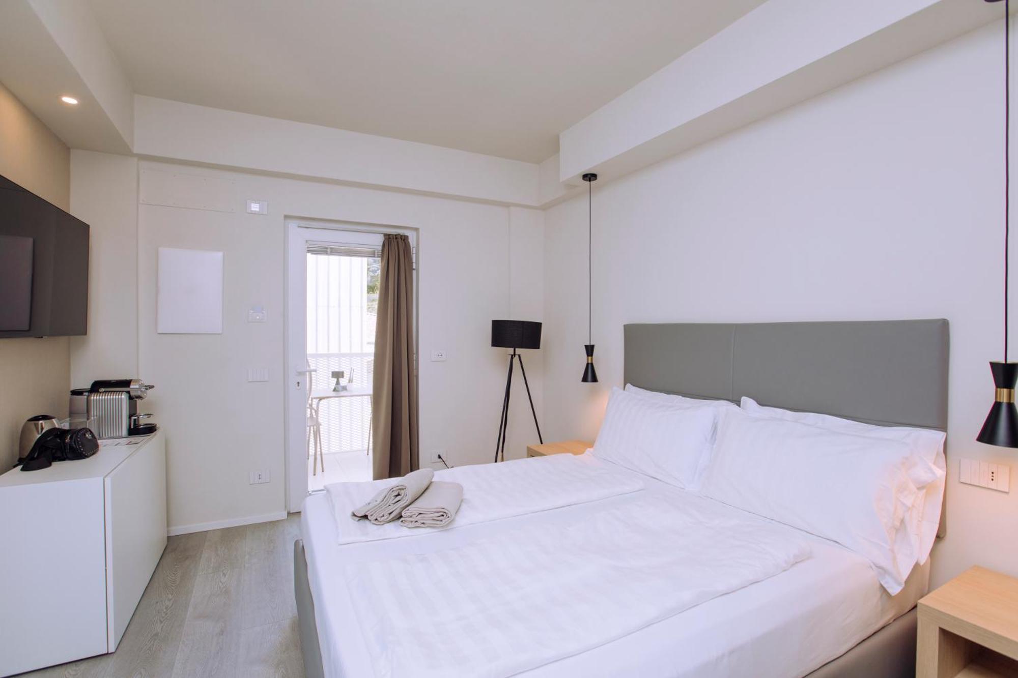 Ah Porticcioli Boutique Apartments San Felice del Benaco Exterior photo