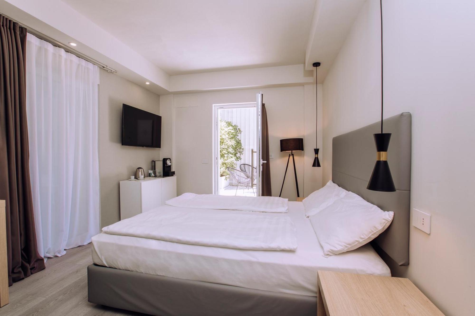 Ah Porticcioli Boutique Apartments San Felice del Benaco Exterior photo