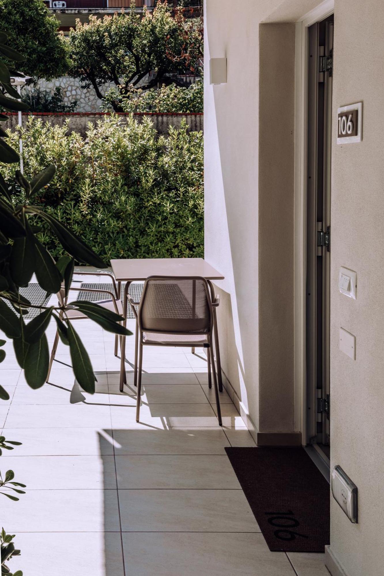 Ah Porticcioli Boutique Apartments San Felice del Benaco Exterior photo